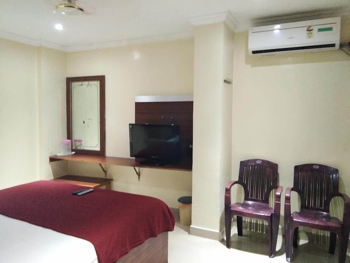 Hotel Adarsh Residency Tirupati Exterior foto